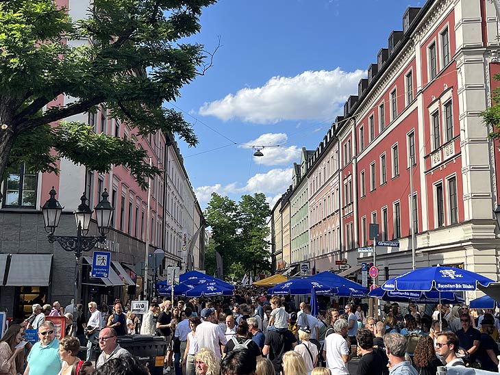 Gastronomie rund um das Gärtnerplatz Open Air 2023 am 22.07.2023 auch in der Reichenbachstraße als Verlängerung des Festes (©Foto:Martin Schmitz))
